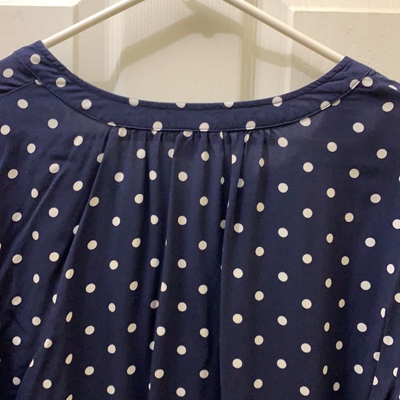Women’s XLarge Old Navy blue&white polkadot blouse - Picture 4 of 5
